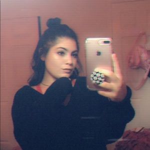 Meet your Posher, Niki